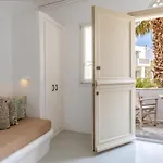 Ninemia Tinos Superior 102 3* Κιόνια