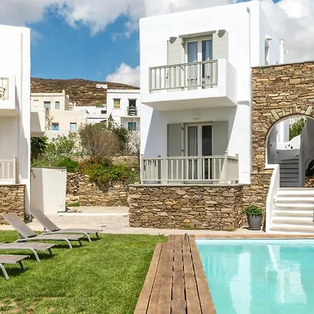 Ξενοδοχείο με διαμερίσματα Ninemia Tinos Superior 102 3*